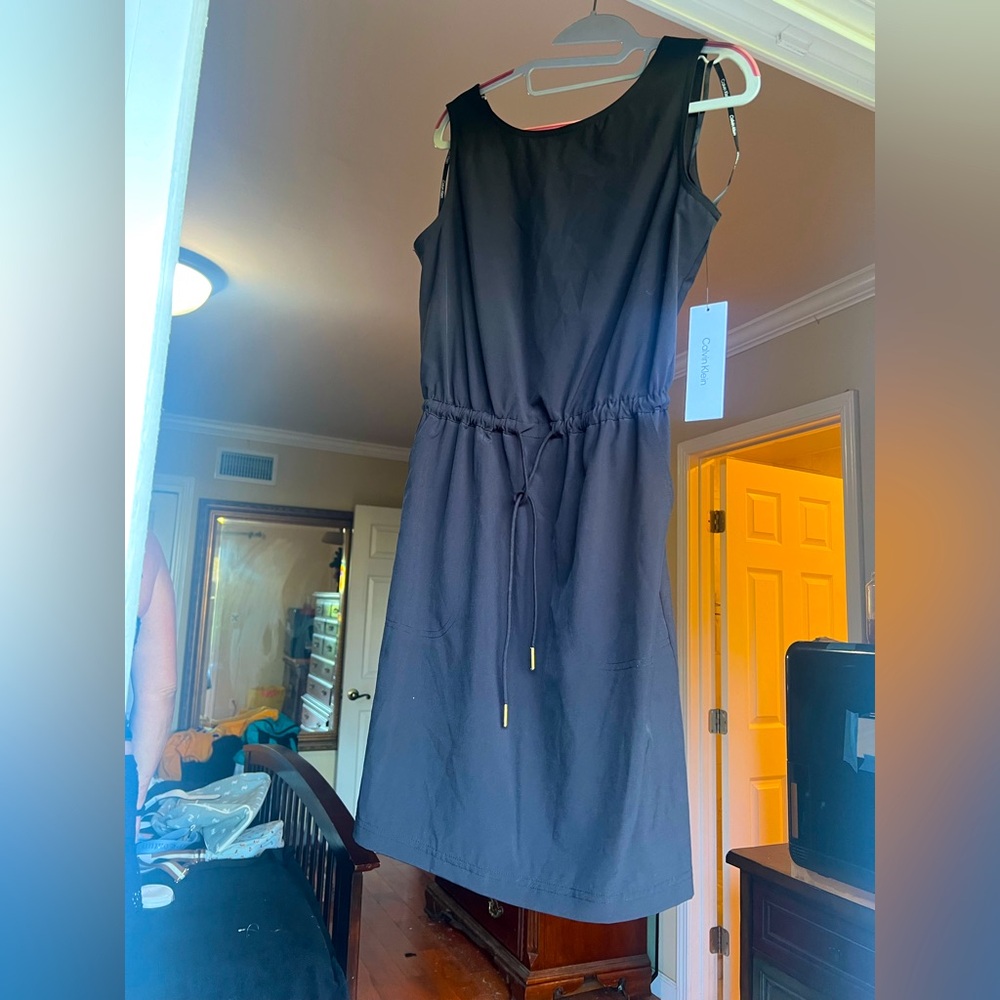 Black mid dress